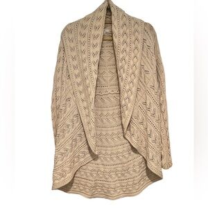 CAbi S Style 720 Circle Sweater in
Oatmeal